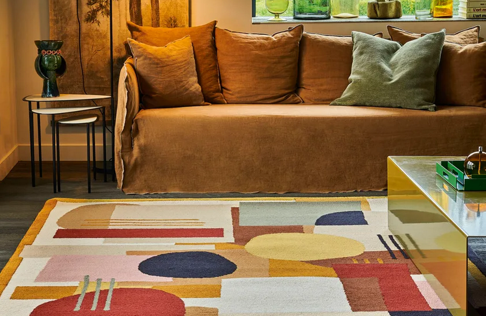 Quel tapis pour agrandir visuellement votre salon ou votre chambre ?